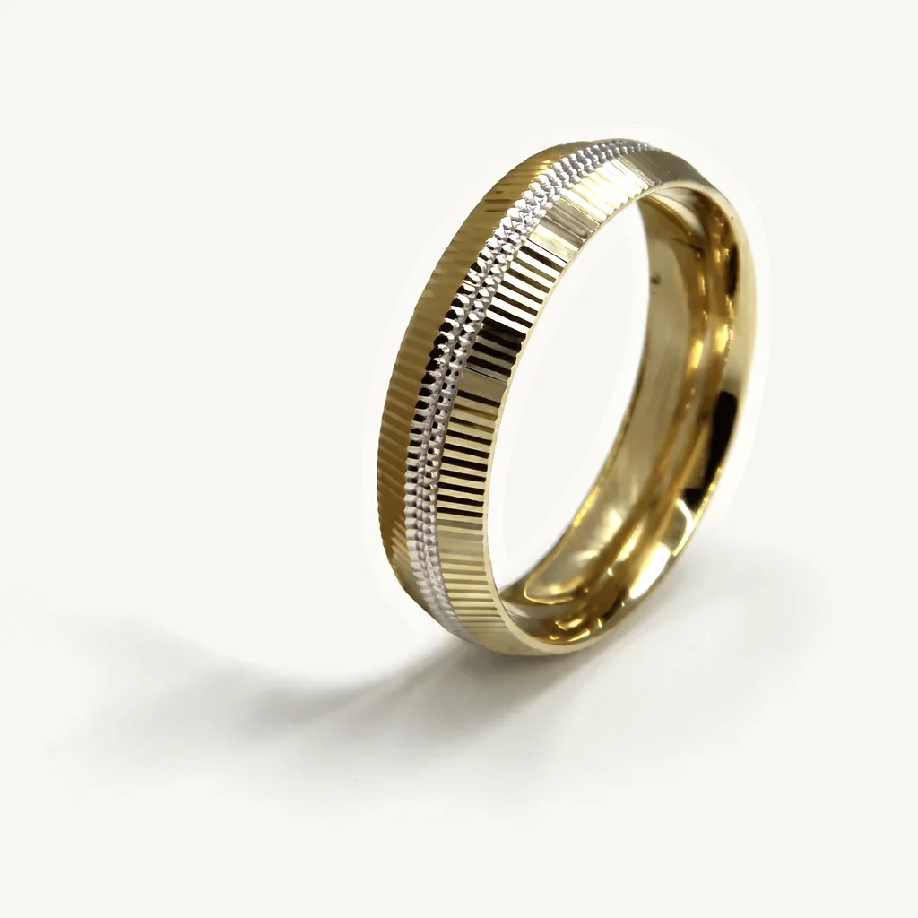 Linear ribbed, hers, Fine ribbing in white against yellow, on a 5mm band. 5mm, sold alone or as a set.